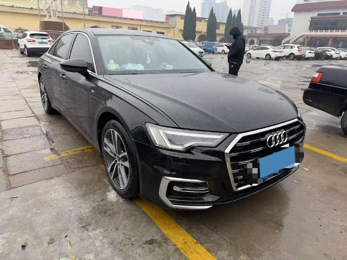 2025 Audi A6L 2.0T 190HP L4 7DCT,autocango,china used car exporter,china ev exporter,chinese used car exporter,chinese used ev exporter