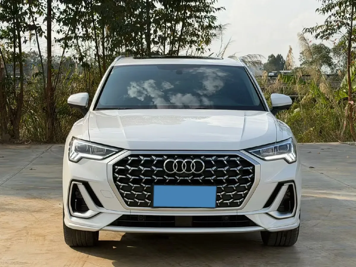 2023 Audi Q3 1.5T 160HP L4 7DCT,autocango,china used car exporter,china ev exporter,chinese used car exporter,chinese used ev exporter