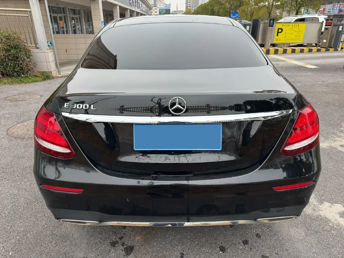 2020 Mercedes-Benz E Class 2.0T 258HP L4 9AT,autocango,china used car exporter,china ev exporter,chinese used car exporter,chinese used ev exporter