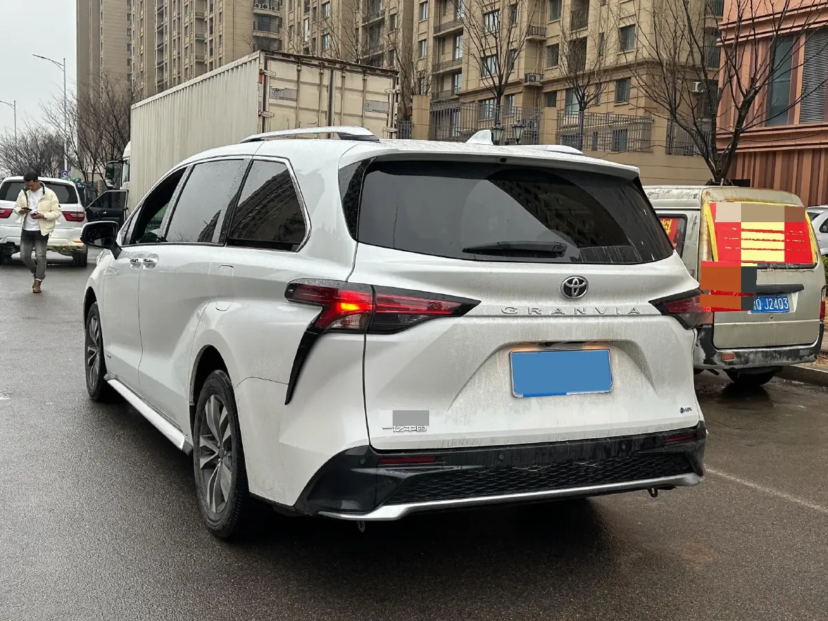 2024 Toyota Granvia 2.5L 189HP L4 E-CVT Hybrid,autocango,china used car exporter,china ev exporter,chinese used car exporter,chinese used ev exporter