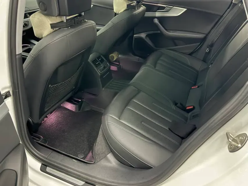 2020 Audi A4L 2.0T 190HP L4 7DCT,autocango,china used car exporter,china ev exporter,chinese used car exporter,chinese used ev exporter