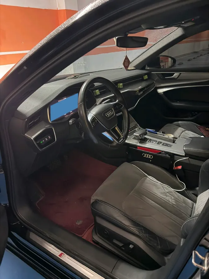 2021 Audi A6L 2.0T 190HP L4 7DCT,autocango,china used car exporter,china ev exporter,chinese used car exporter,chinese used ev exporter