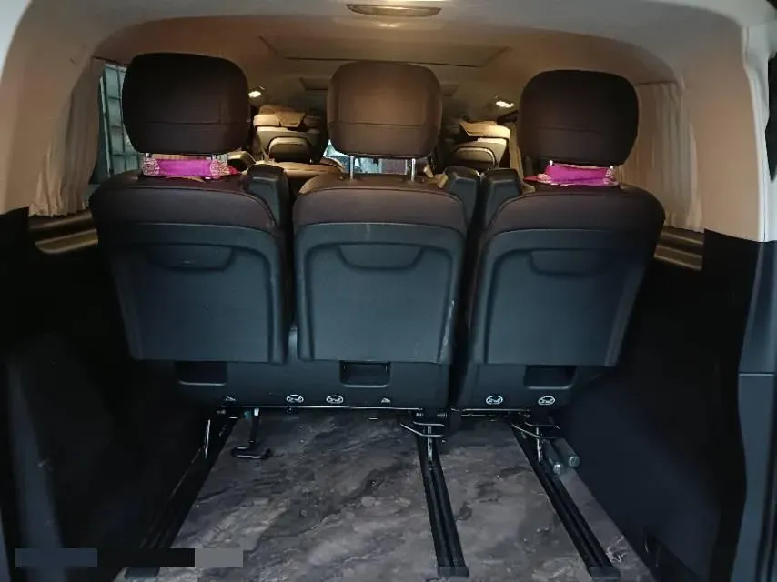 2022 Mercedes-Benz V Class 2.0T 211HP L4 9AT,autocango,china used car exporter,china ev exporter,chinese used car exporter,chinese used ev exporter