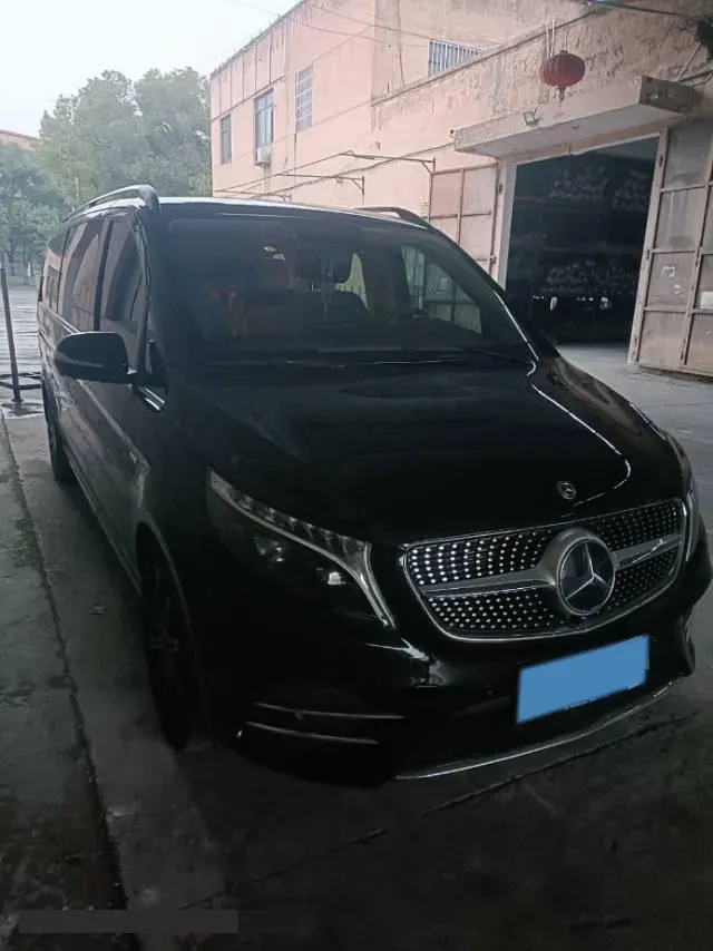2022 Mercedes-Benz V Class 2.0T 211HP L4 9AT,autocango,china used car exporter,china ev exporter,chinese used car exporter,chinese used ev exporter