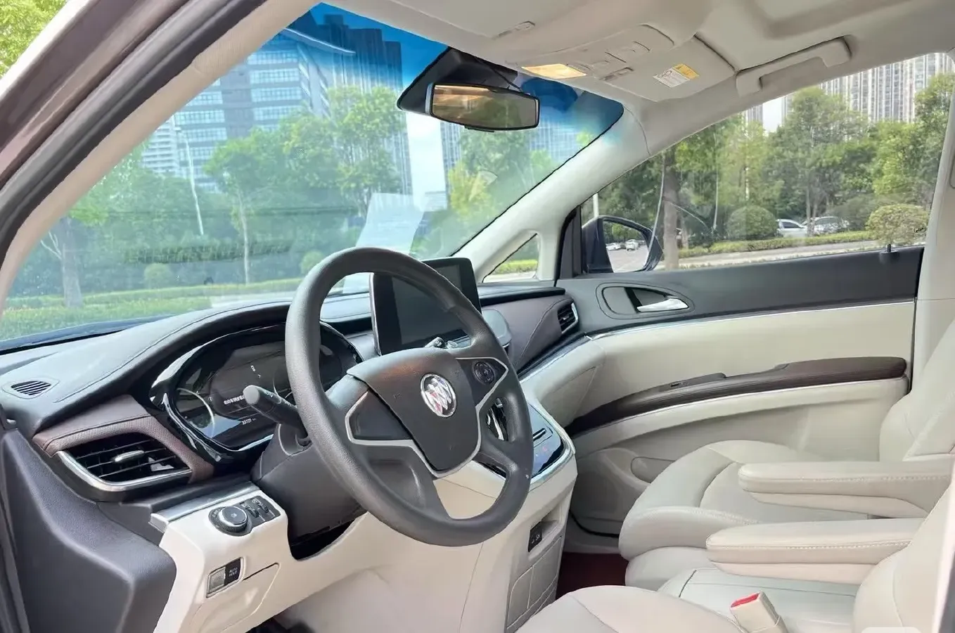 2023 Buick GL8 2.0T 237HP L4 9AT,autocango,china used car exporter,china ev exporter,chinese used car exporter,chinese used ev exporter