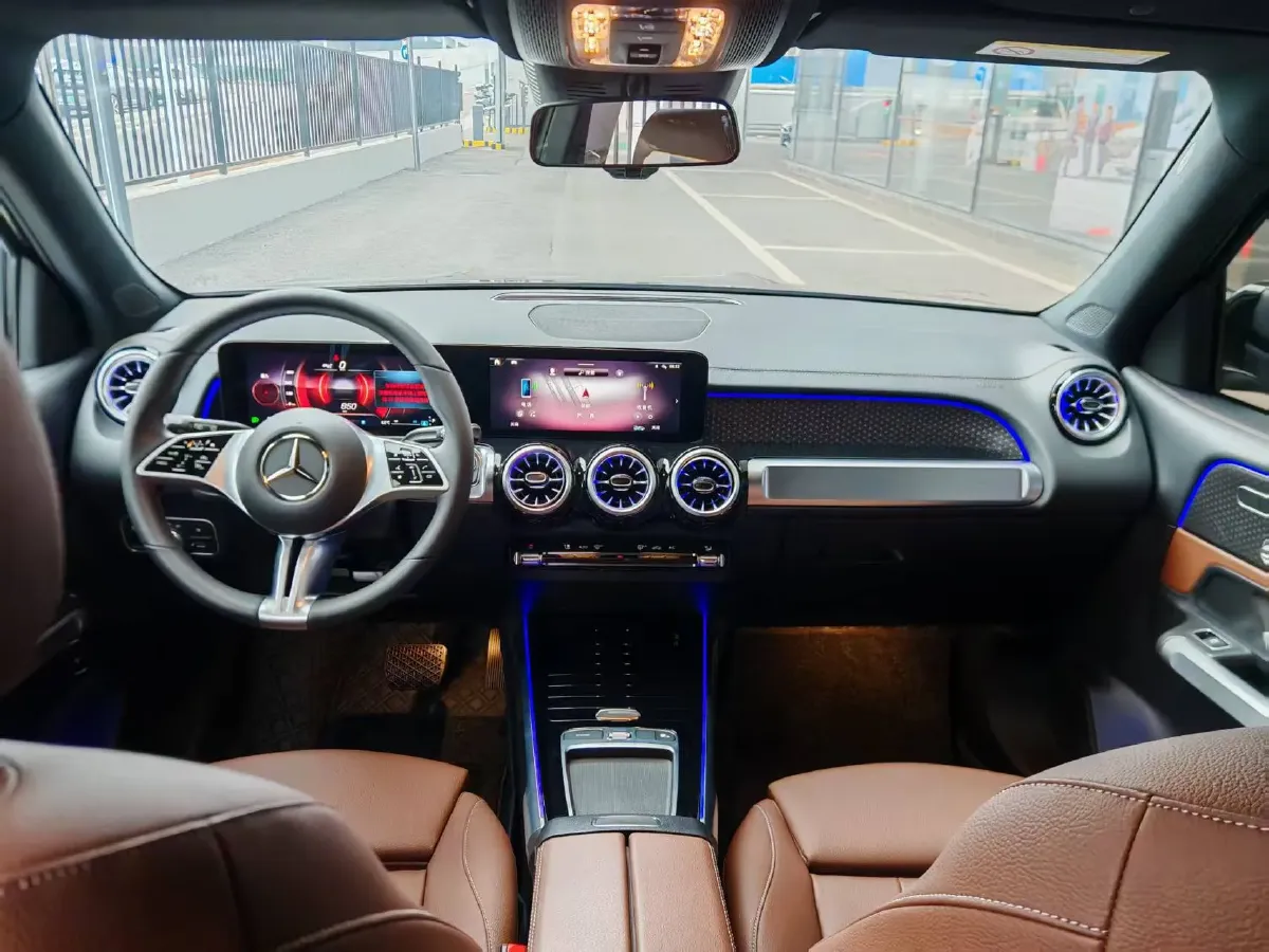 2025 Mercedes-Benz GLB Class 2.0T 190HP L4 8DCT,autocango,china used car exporter,china ev exporter,chinese used car exporter,chinese used ev exporter