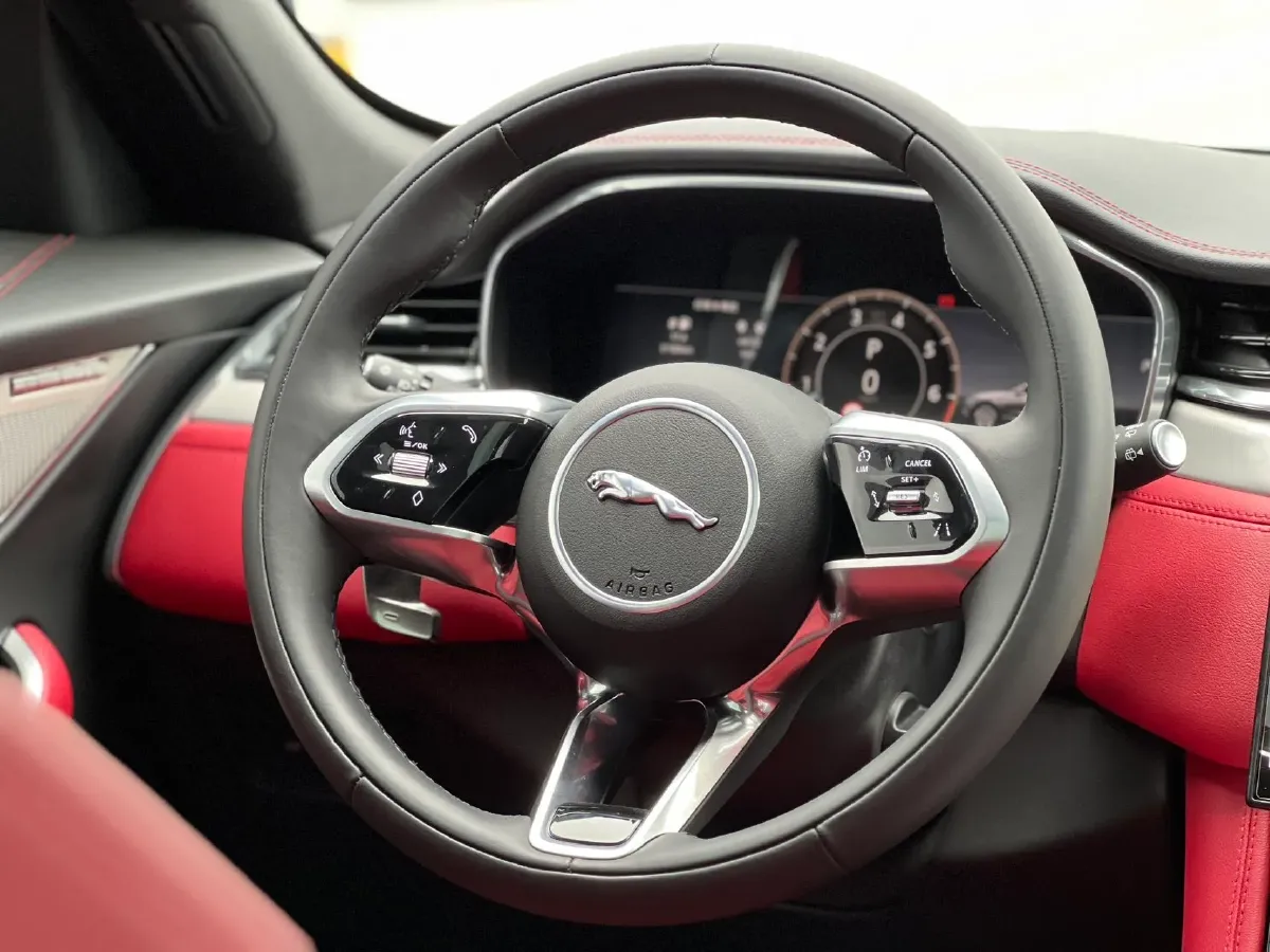 2024 Jaguar F-PACE 2.0T 250HP L4 8AT,autocango,china used car exporter,china ev exporter,chinese used car exporter,chinese used ev exporter