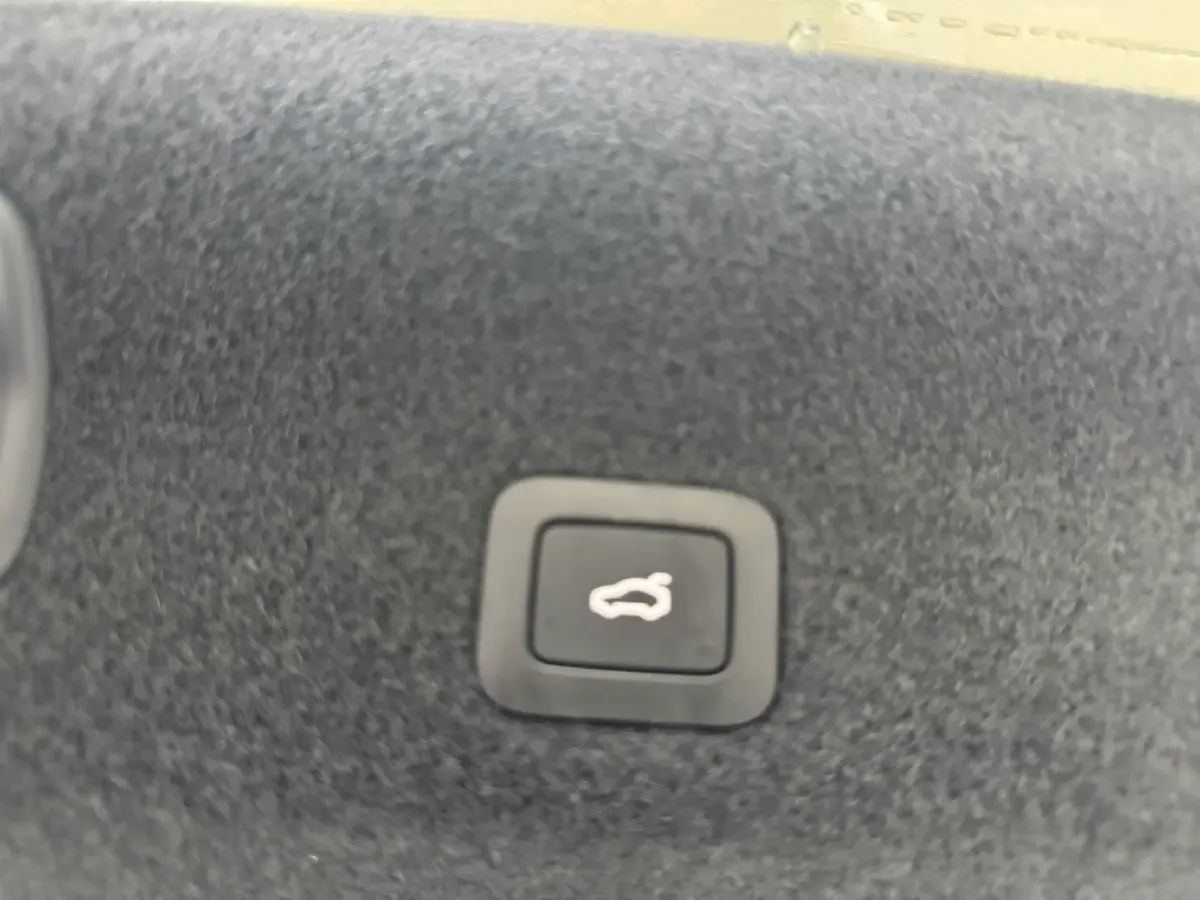 2024 MI SU7 BEV 101KWH,autocango,china used car exporter,china ev exporter,chinese used car exporter,chinese used ev exporter