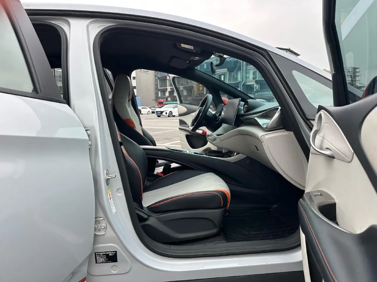 2021 Ford Escort 1.5L 122HP L3 6AT,autocango,china used car exporter,china ev exporter,chinese used car exporter,chinese used ev exporter