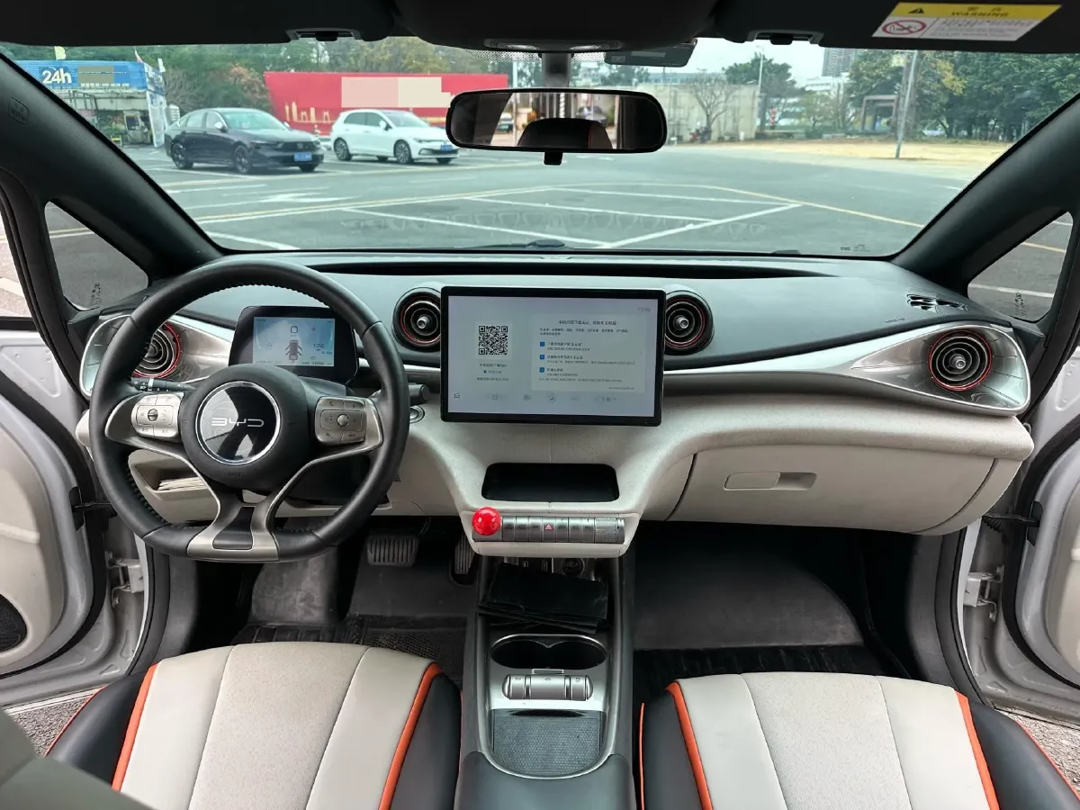 2021 Ford Escort 1.5L 122HP L3 6AT,autocango,china used car exporter,china ev exporter,chinese used car exporter,chinese used ev exporter