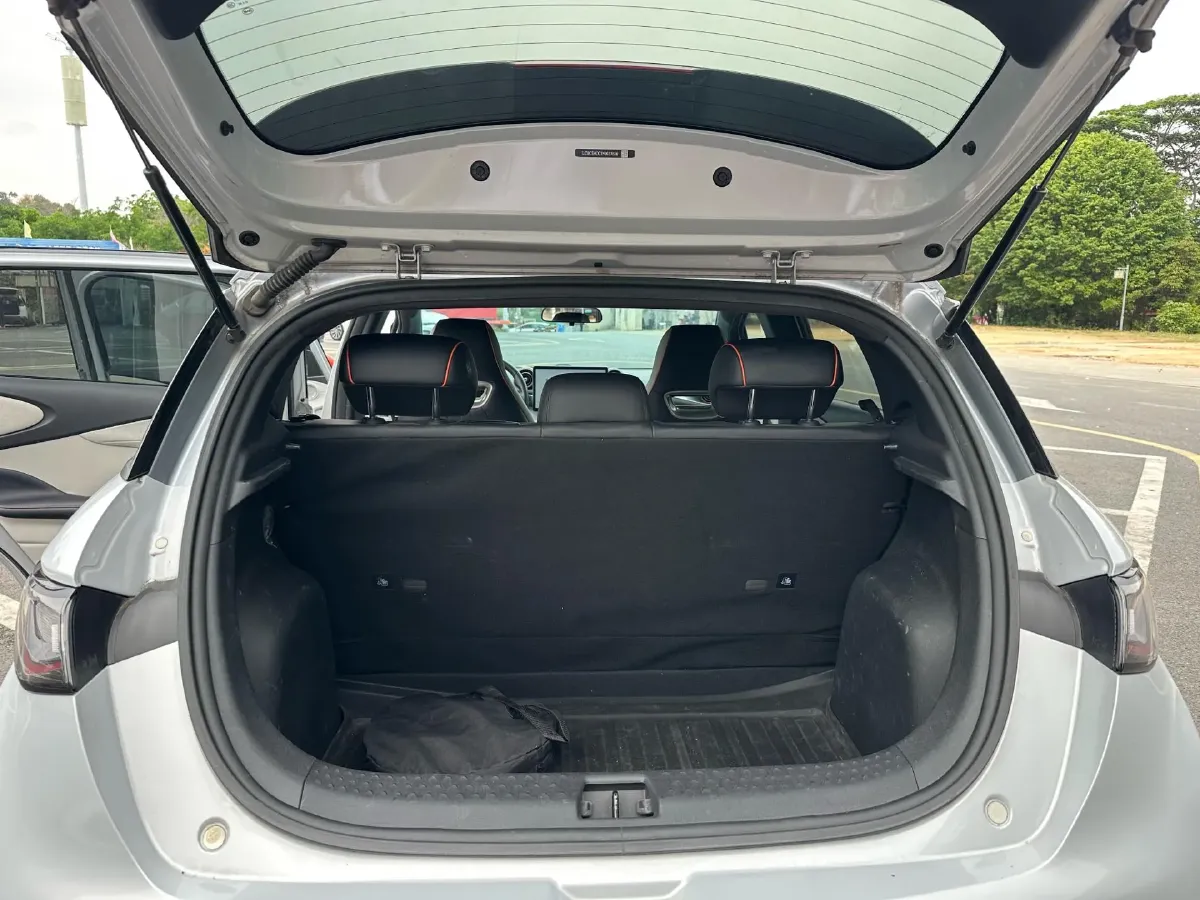 2021 Ford Escort 1.5L 122HP L3 6AT,autocango,china used car exporter,china ev exporter,chinese used car exporter,chinese used ev exporter