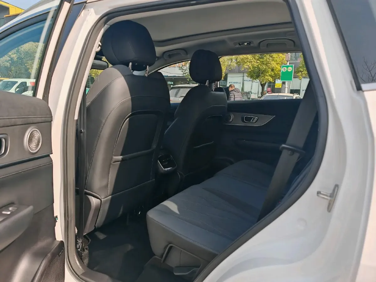 2025 Fulwin FulwinT8 1.5T 156HP L4 1DHT PHEV 18.67KWH,autocango,china used car exporter,china ev exporter,chinese used car exporter,chinese used ev exporter