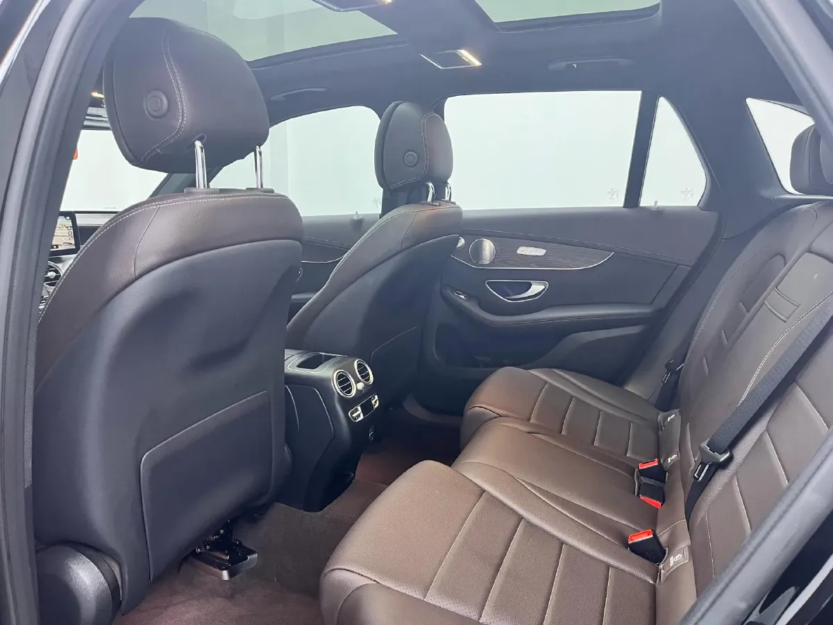 2022 Mercedes-Benz GLC Class 2.0T 258HP L4 9AT,autocango,china used car exporter,china ev exporter,chinese used car exporter,chinese used ev exporter