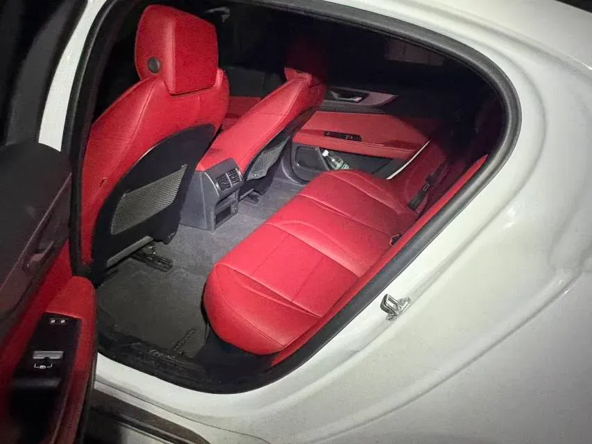 2022 Jaguar XEL 2.0T 250HP L4 8AT,autocango,china used car exporter,china ev exporter,chinese used car exporter,chinese used ev exporter