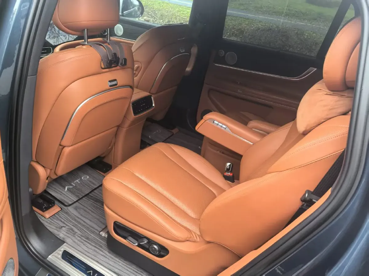 2024 AITO AITO M9 1.5T 152HP L4 REEV 42KWH,autocango,china used car exporter,china ev exporter,chinese used car exporter,chinese used ev exporter