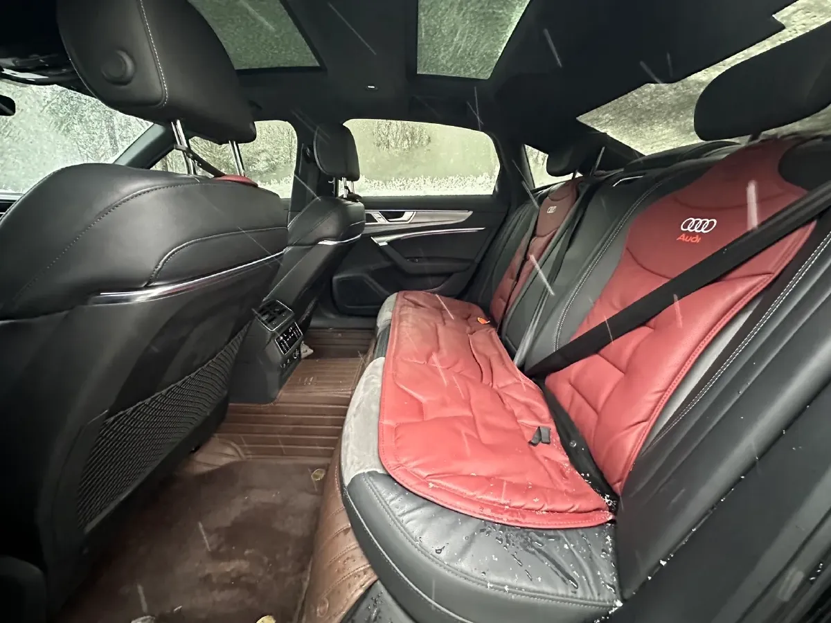 2023 Audi A6L 2.0T 245HP L4 7DCT,autocango,china used car exporter,china ev exporter,chinese used car exporter,chinese used ev exporter