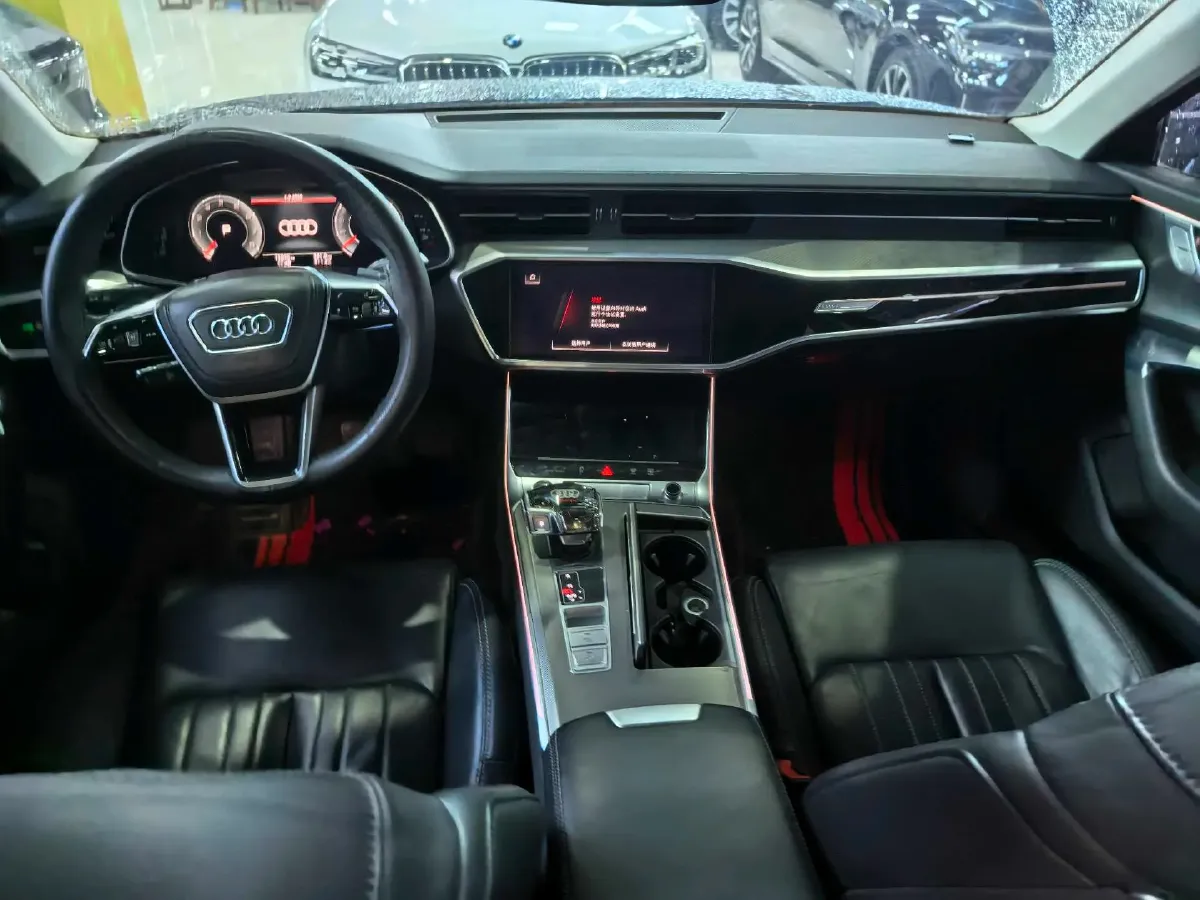 2023 Audi A6L 2.0T 245HP L4 7DCT,autocango,china used car exporter,china ev exporter,chinese used car exporter,chinese used ev exporter