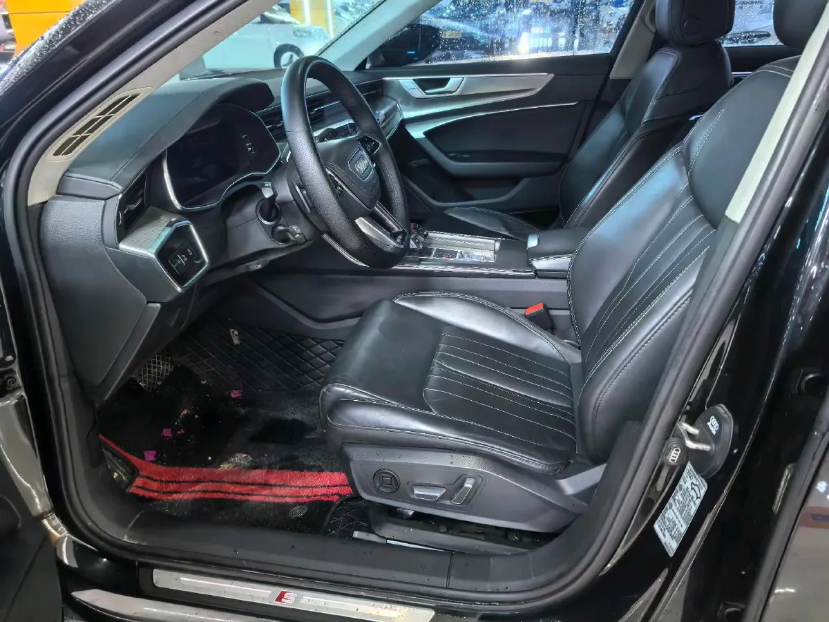 2023 Audi A6L 2.0T 245HP L4 7DCT,autocango,china used car exporter,china ev exporter,chinese used car exporter,chinese used ev exporter