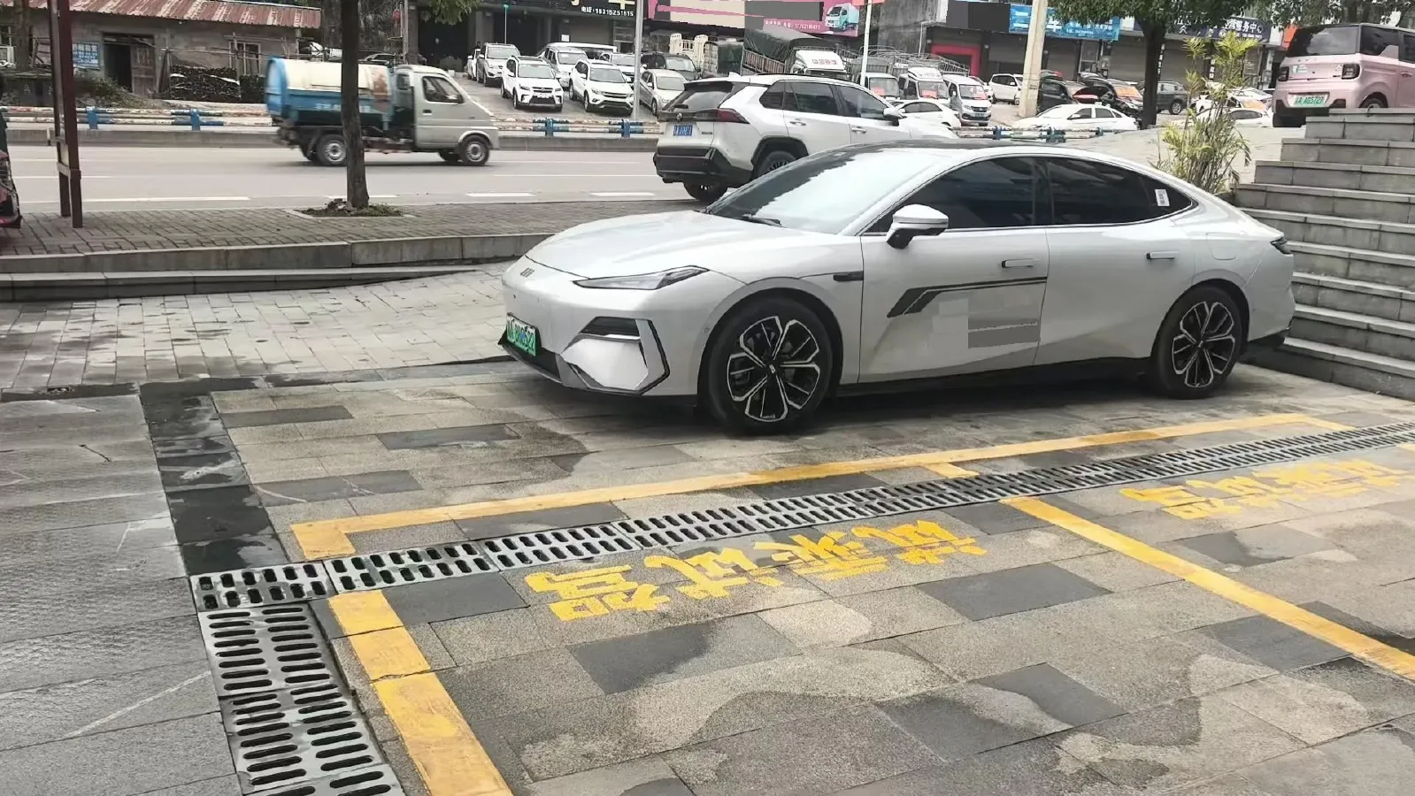 2025 MAXUS InterstellarX 2.5T 224HP L4 8AT,autocango,china used car exporter,china ev exporter,chinese used car exporter,chinese used ev exporter