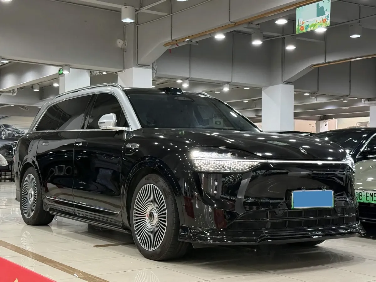 2025 AITO AITO M9 REEV 160HP REEV 52KWH,autocango,china used car exporter,china ev exporter,chinese used car exporter,chinese used ev exporter