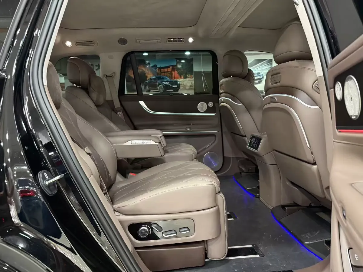 2025 AITO AITO M9 REEV 160HP REEV 52KWH,autocango,china used car exporter,china ev exporter,chinese used car exporter,chinese used ev exporter