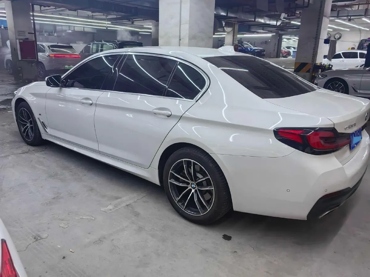 2022 BMW 5 Series 2.0T 184HP L4 8AT,autocango,china used car exporter,china ev exporter,chinese used car exporter,chinese used ev exporter