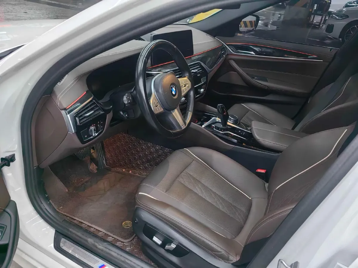 2022 BMW 5 Series 2.0T 184HP L4 8AT,autocango,china used car exporter,china ev exporter,chinese used car exporter,chinese used ev exporter