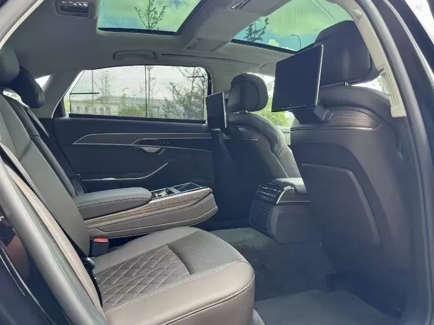 2023 Audi A8 3.0T 286HP V6 8AT,autocango,china used car exporter,china ev exporter,chinese used car exporter,chinese used ev exporter