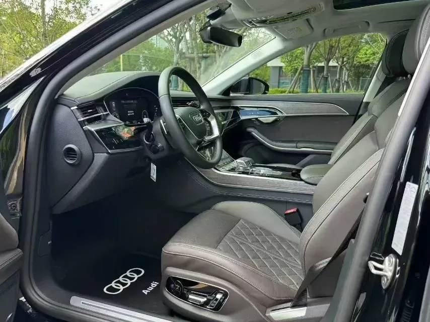 2023 Audi A8 3.0T 286HP V6 8AT,autocango,china used car exporter,china ev exporter,chinese used car exporter,chinese used ev exporter