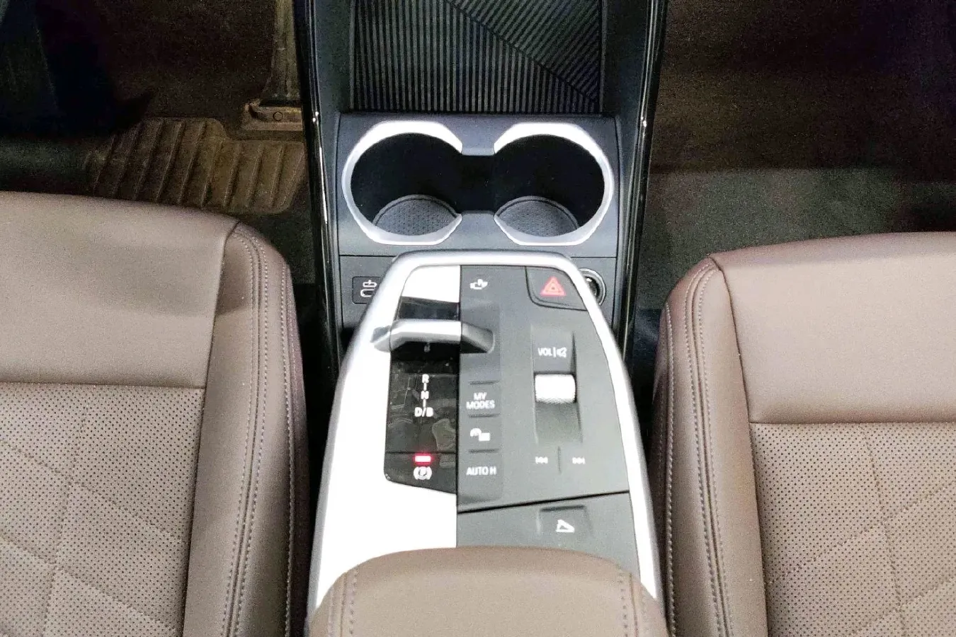 2025 Iveco 3.0T 179HP L4 8AT,autocango,china used car exporter,china ev exporter,chinese used car exporter,chinese used ev exporter