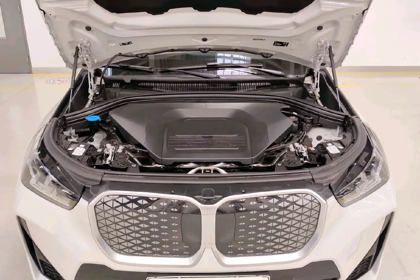 2025 Iveco 3.0T 179HP L4 8AT,autocango,china used car exporter,china ev exporter,chinese used car exporter,chinese used ev exporter