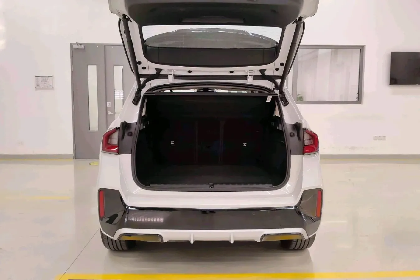 2025 Iveco 3.0T 179HP L4 8AT,autocango,china used car exporter,china ev exporter,chinese used car exporter,chinese used ev exporter