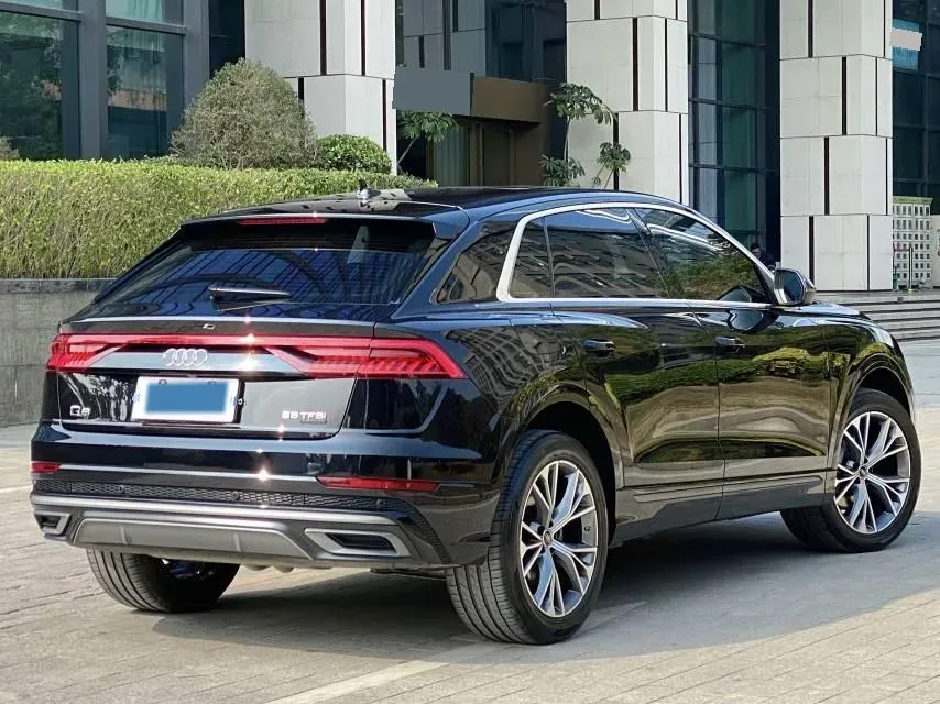 2021 Audi Q8 3.0T 340HP V6 8AT,autocango,china used car exporter,china ev exporter,chinese used car exporter,chinese used ev exporter