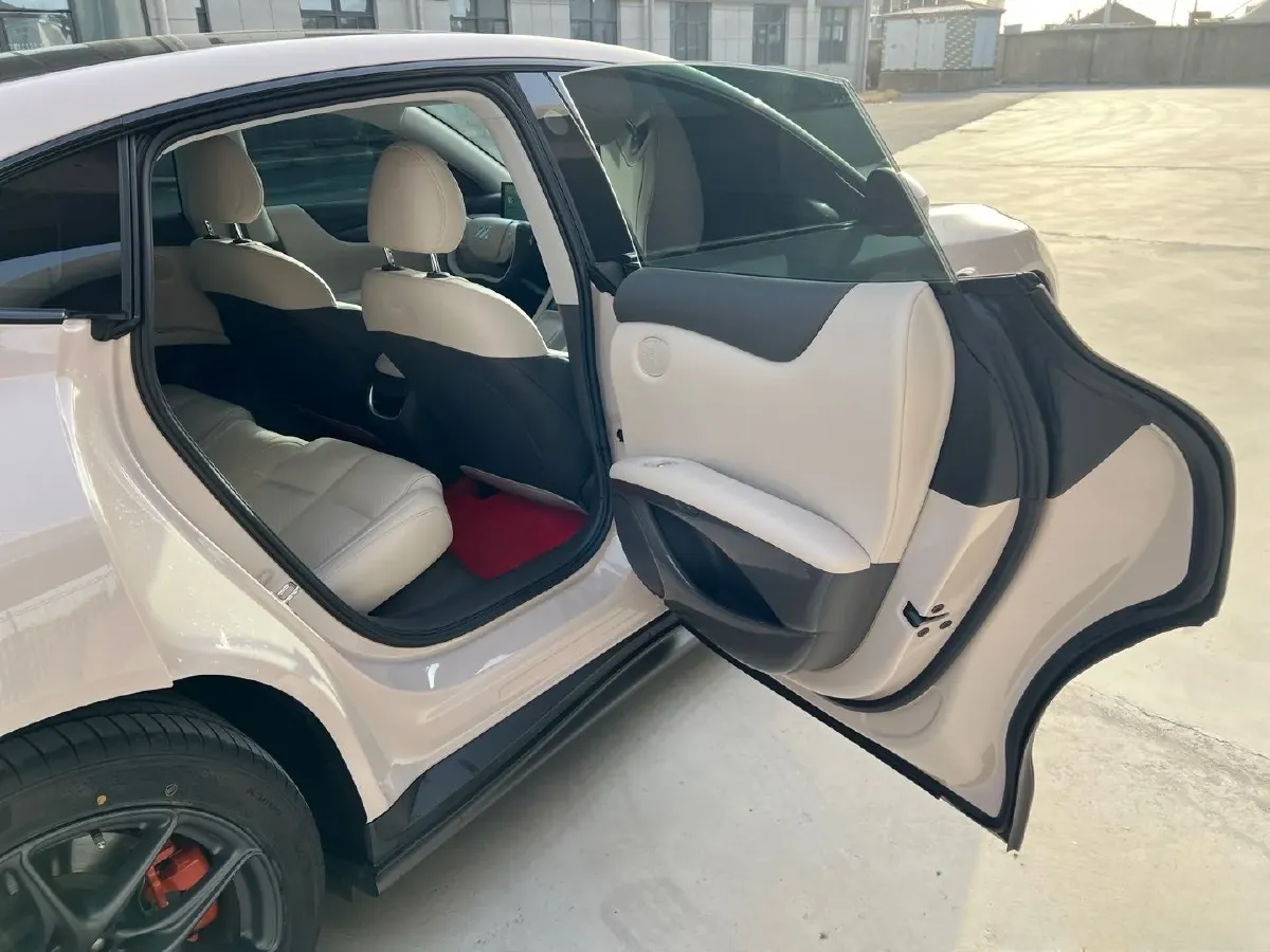 2024 IM L6 BEV 75KWH,autocango,china used car exporter,china ev exporter,chinese used car exporter,chinese used ev exporter