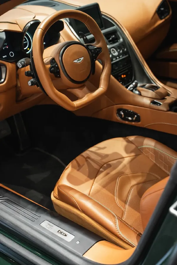 2019 Aston Martin DBS 5.2T 725HP V12 8AT,autocango,china used car exporter,china ev exporter,chinese used car exporter,chinese used ev exporter