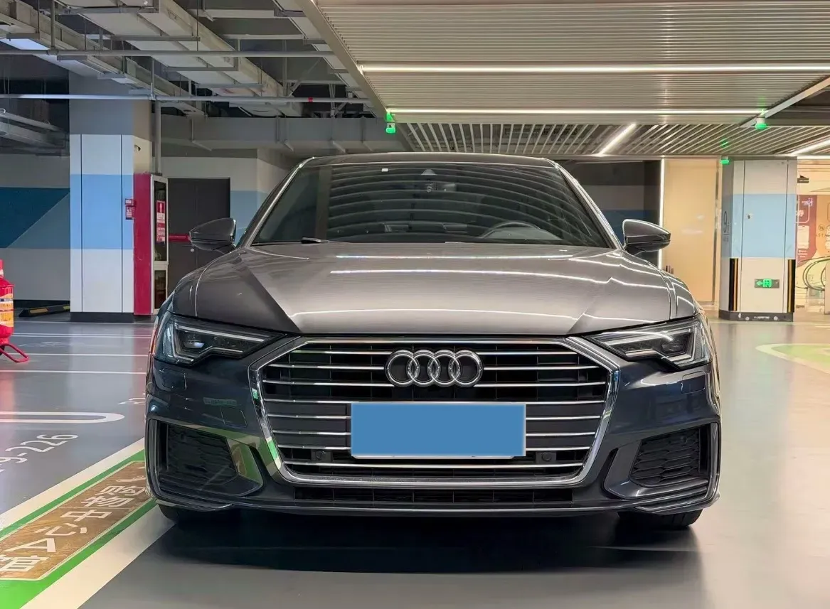 2021 Audi A6L 2.0T 224HP L4 7DCT,autocango,china used car exporter,china ev exporter,chinese used car exporter,chinese used ev exporter