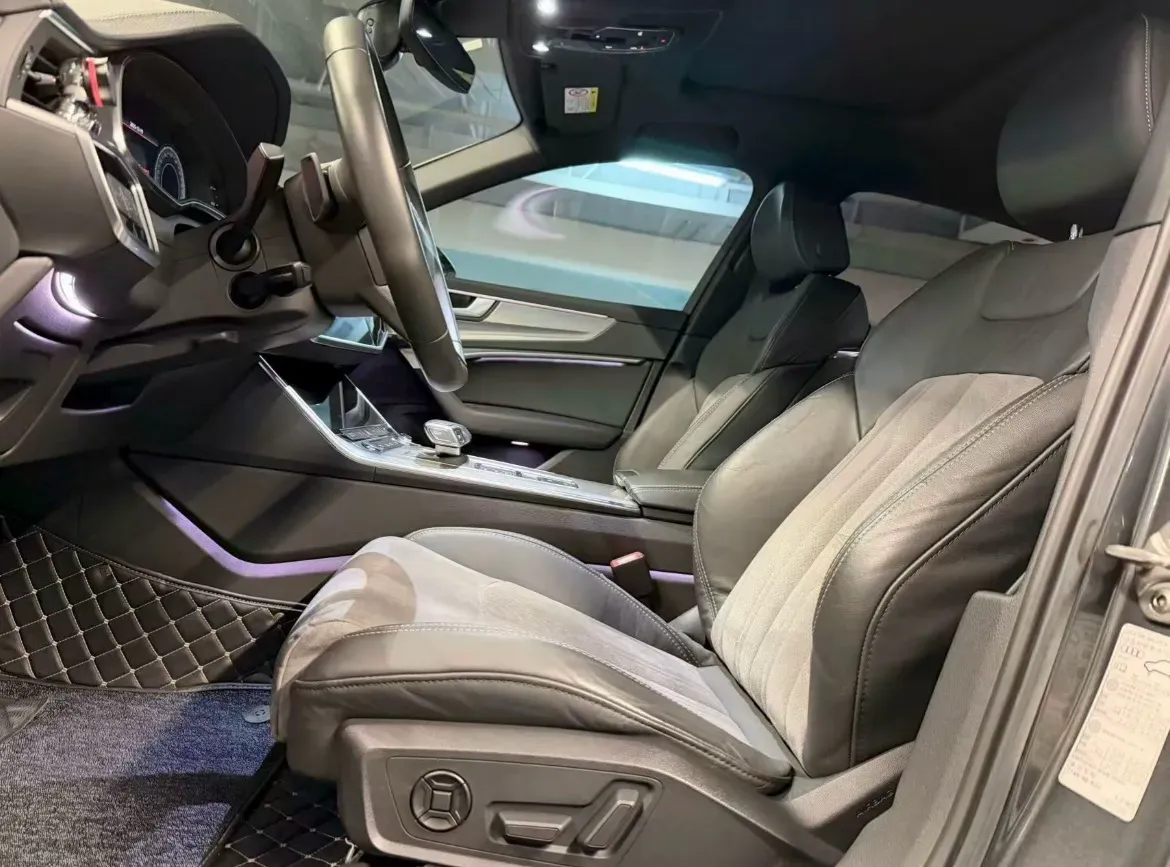 2021 Audi A6L 2.0T 224HP L4 7DCT,autocango,china used car exporter,china ev exporter,chinese used car exporter,chinese used ev exporter