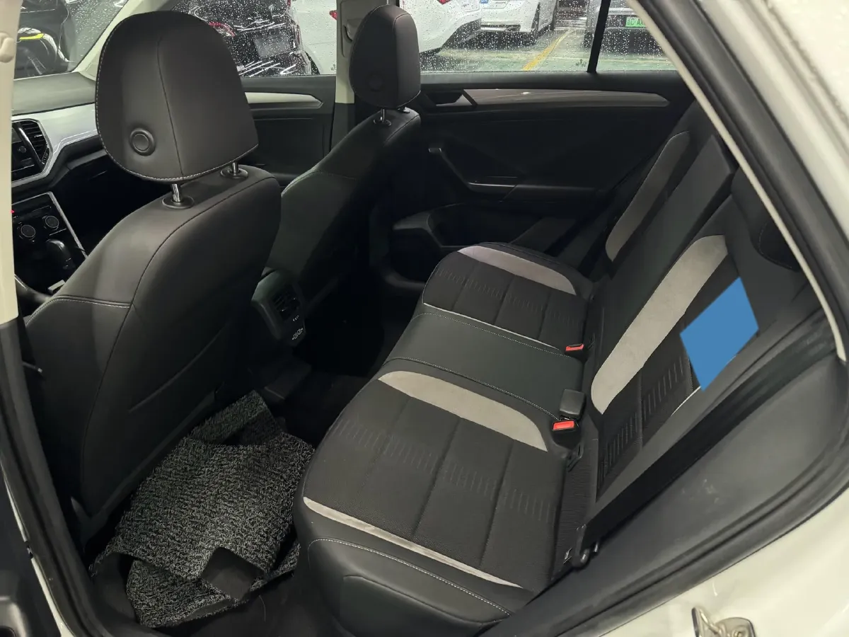 2020 Volkswagen T-Roc 1.4T 131HP L4 7DCT,autocango,china used car exporter,china ev exporter,chinese used car exporter,chinese used ev exporter