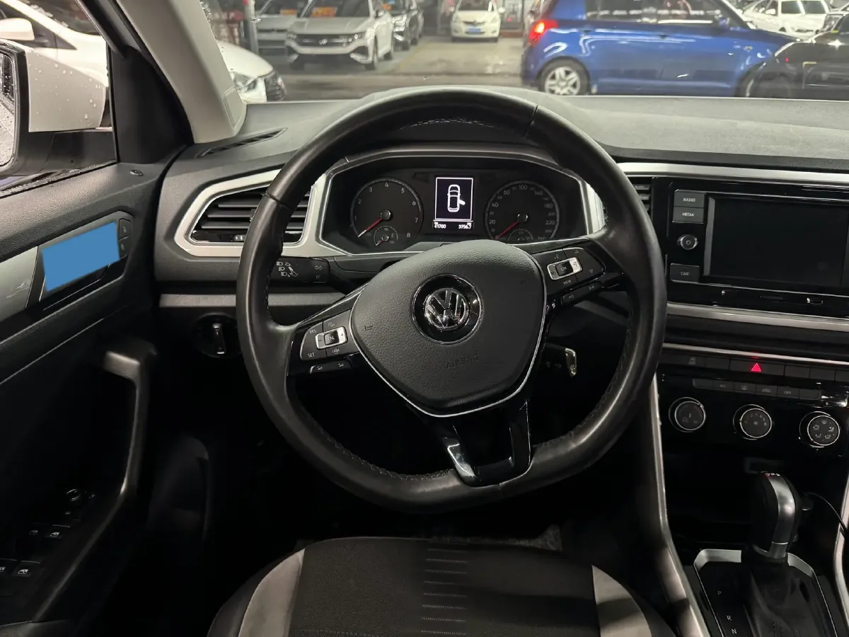 2020 Volkswagen T-Roc 1.4T 131HP L4 7DCT,autocango,china used car exporter,china ev exporter,chinese used car exporter,chinese used ev exporter