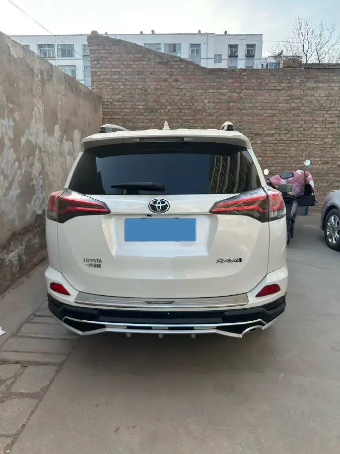 2018 Toyota RAV4 2.0L 151HP L4 CVT,autocango,china used car exporter,china ev exporter,chinese used car exporter,chinese used ev exporter