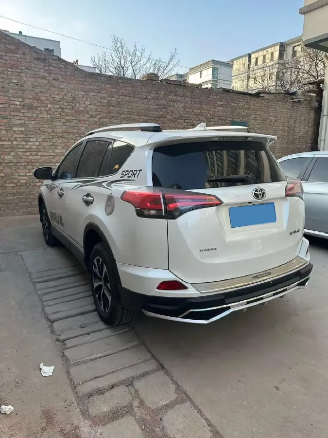 2018 Toyota RAV4 2.0L 151HP L4 CVT,autocango,china used car exporter,china ev exporter,chinese used car exporter,chinese used ev exporter