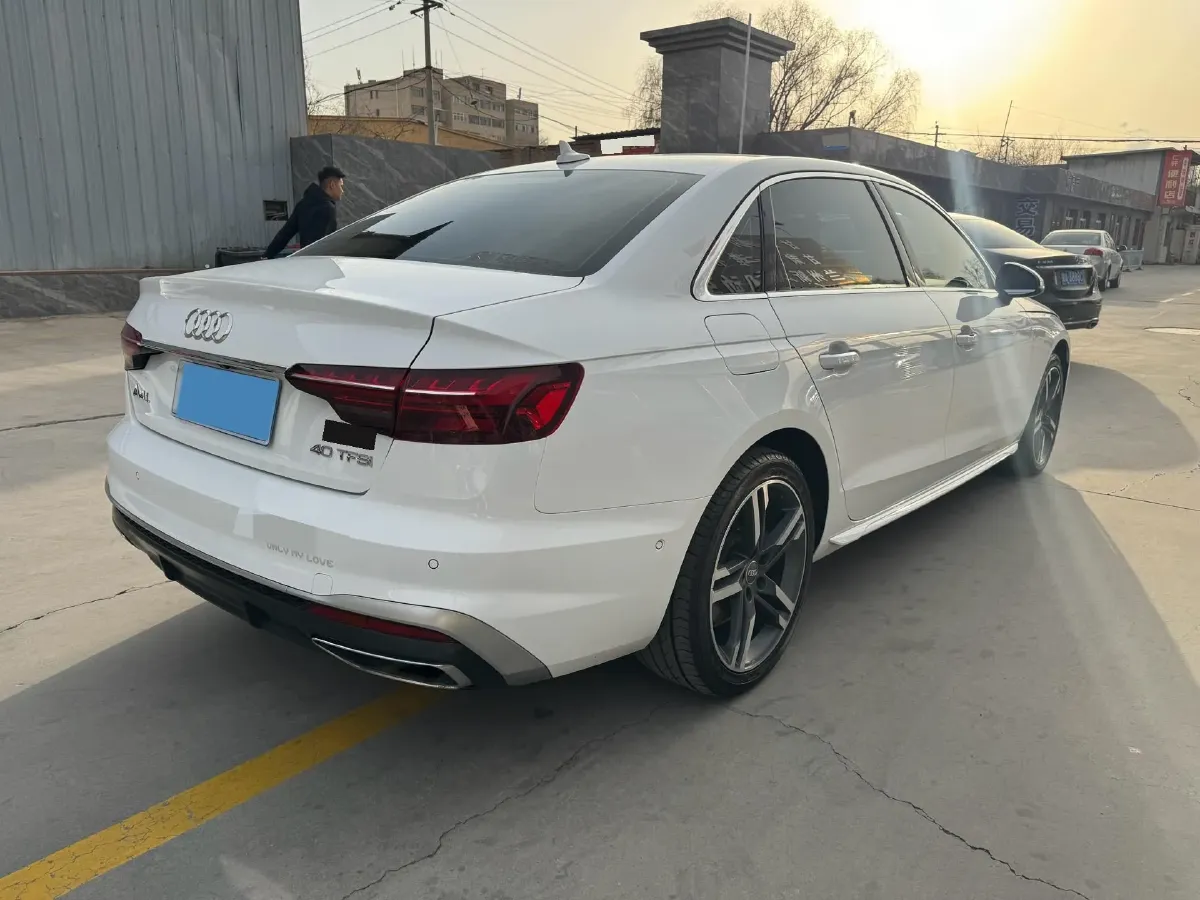 2020 Audi A4L 2.0T 190HP L4 7DCT,autocango,china used car exporter,china ev exporter,chinese used car exporter,chinese used ev exporter