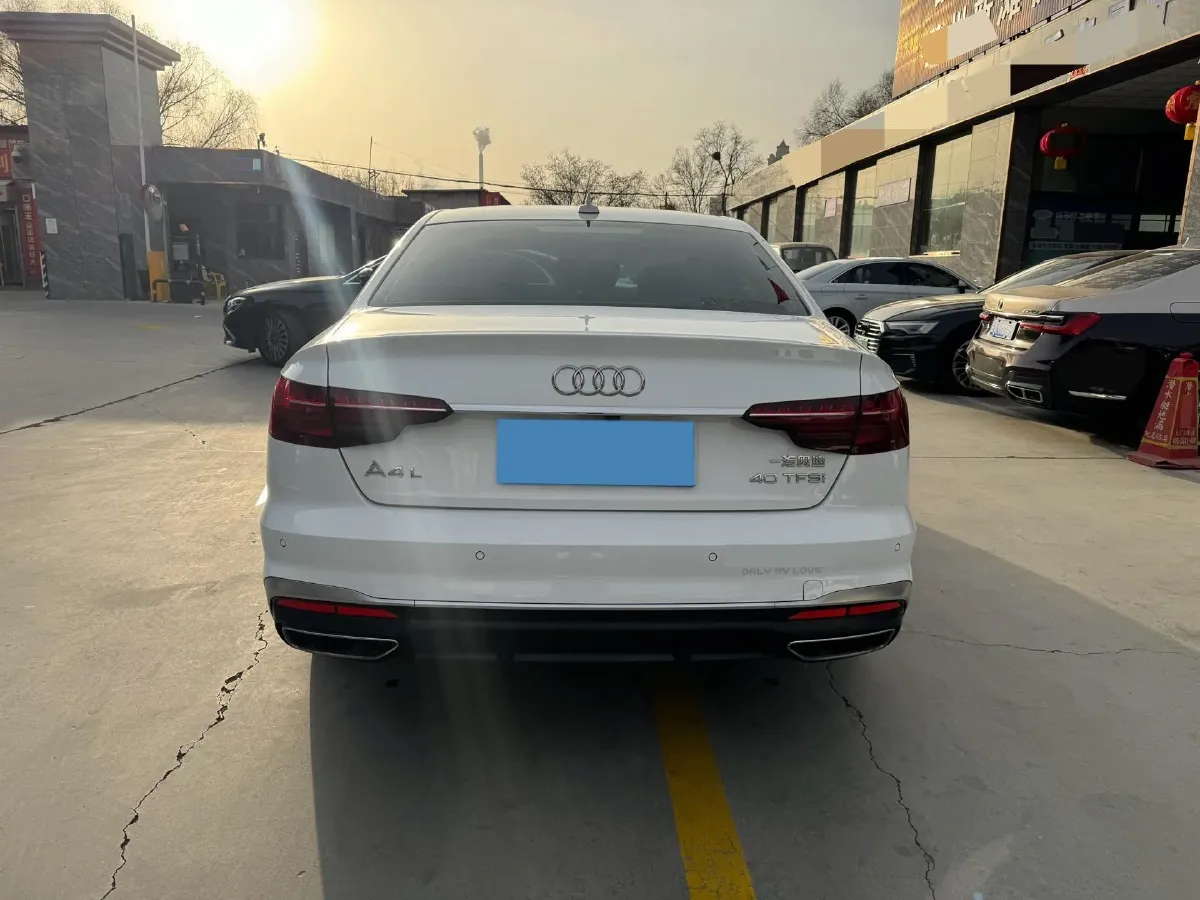 2020 Audi A4L 2.0T 190HP L4 7DCT,autocango,china used car exporter,china ev exporter,chinese used car exporter,chinese used ev exporter