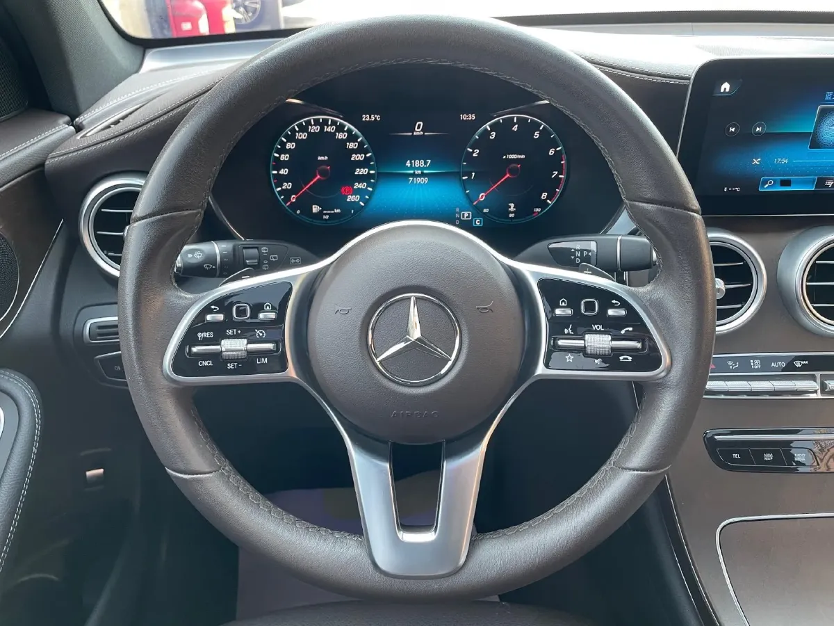 2022 Mercedes-Benz GLC Class 2.0T 258HP L4 9AT,autocango,china used car exporter,china ev exporter,chinese used car exporter,chinese used ev exporter