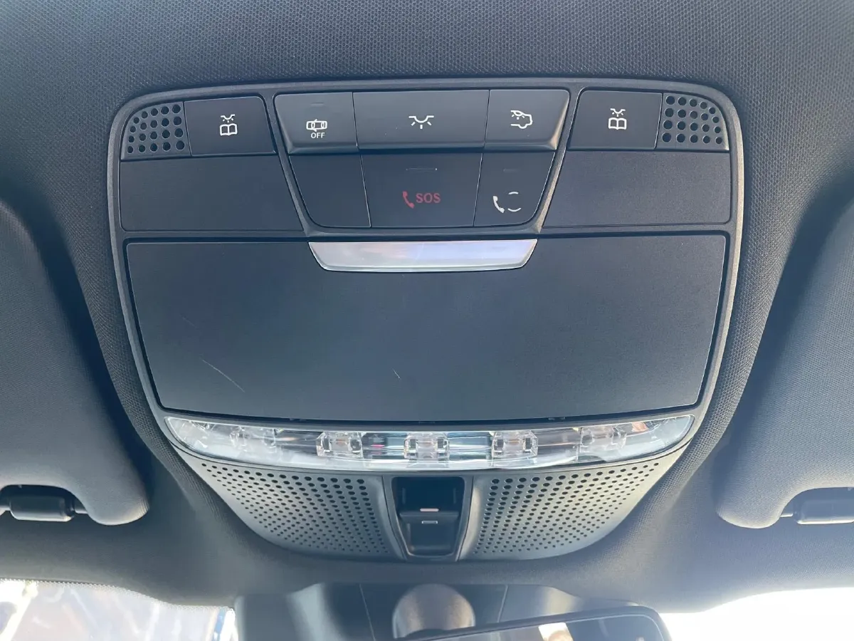 2022 Mercedes-Benz GLC Class 2.0T 258HP L4 9AT,autocango,china used car exporter,china ev exporter,chinese used car exporter,chinese used ev exporter