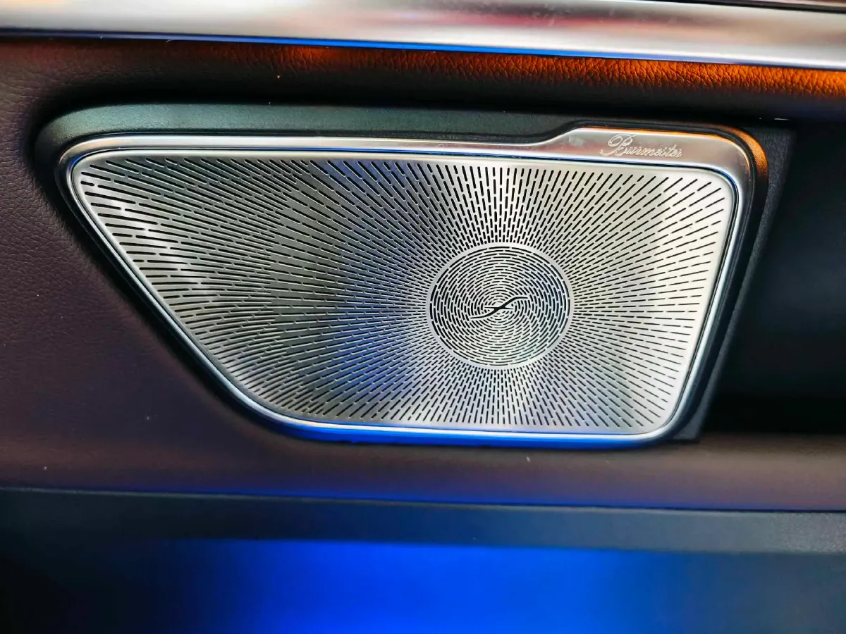 2022 Mercedes-Benz V Class 2.0T 211HP L4 9AT,autocango,china used car exporter,china ev exporter,chinese used car exporter,chinese used ev exporter