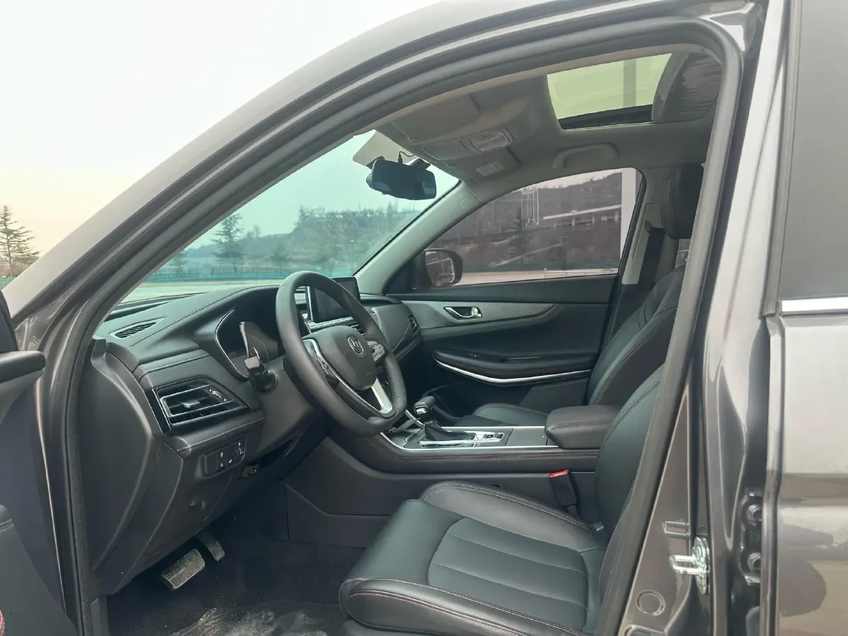 2022 ChangAn CS75 1.5T 180HP L4 7DCT,autocango,china used car exporter,china ev exporter,chinese used car exporter,chinese used ev exporter