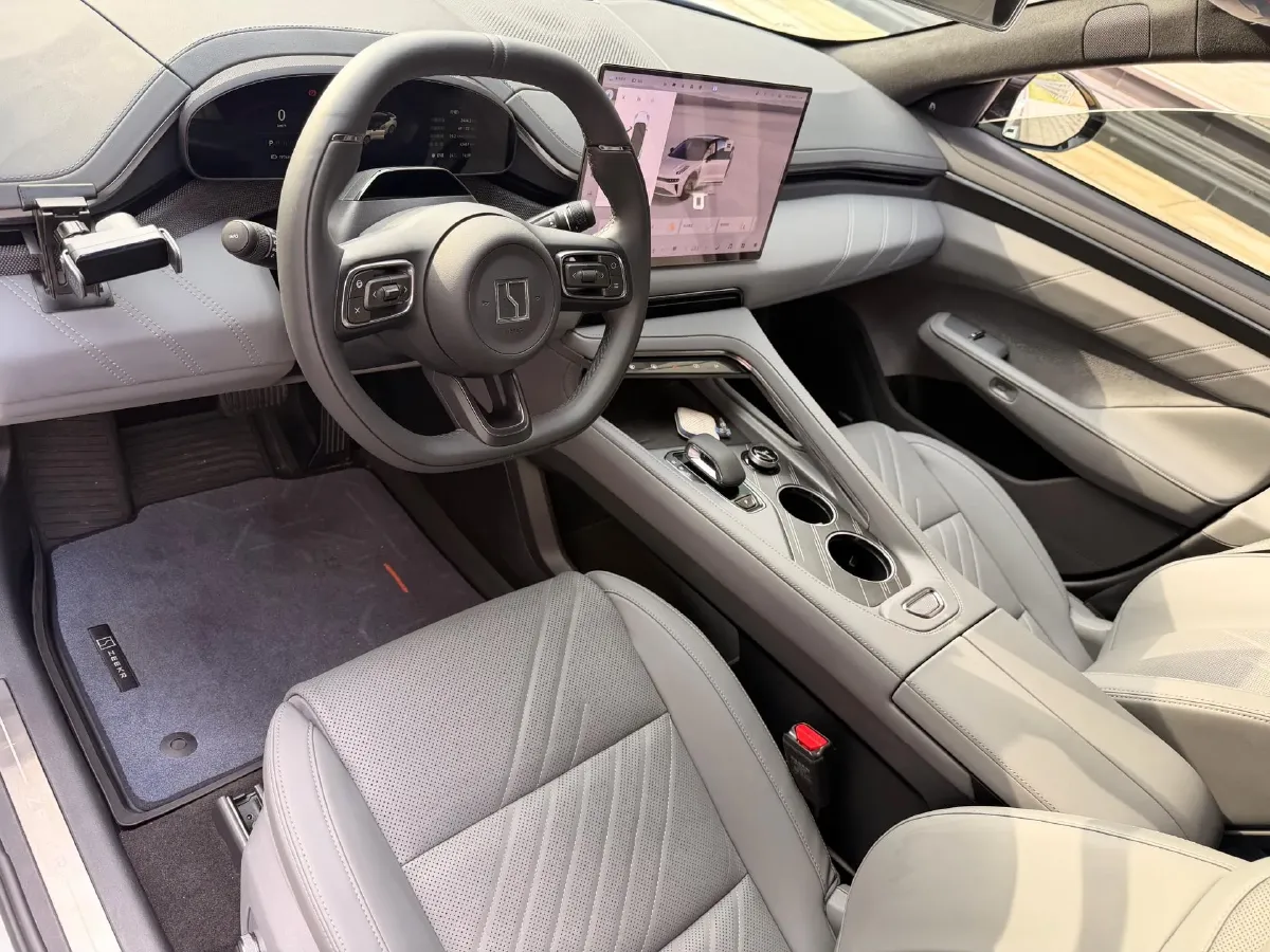 2025 Zeekr 001 BEV 100KWH,autocango,china used car exporter,china ev exporter,chinese used car exporter,chinese used ev exporter