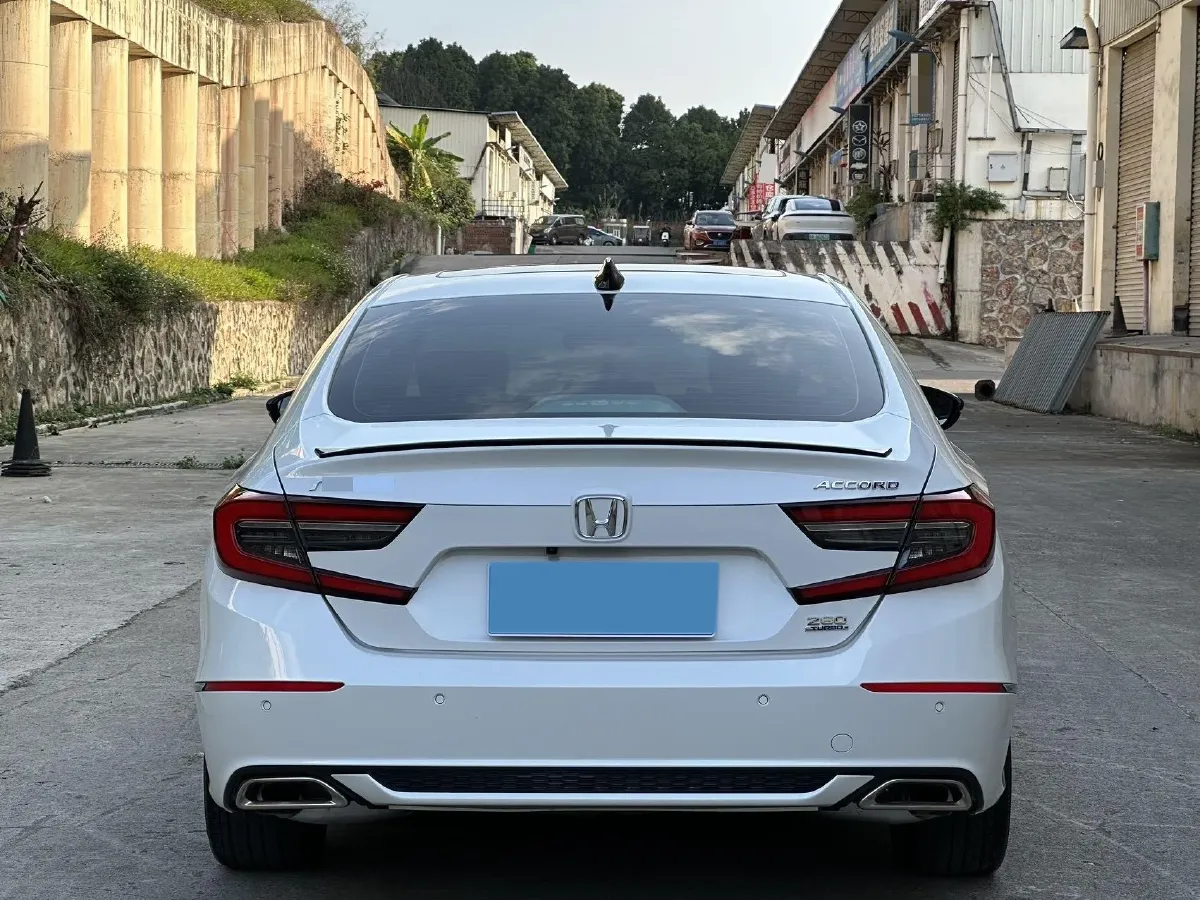 2022 Honda Accord 1.5T 194HP L4 CVT,autocango,china used car exporter,china ev exporter,chinese used car exporter,chinese used ev exporter