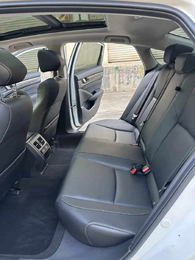 2022 Honda Accord 1.5T 194HP L4 CVT,autocango,china used car exporter,china ev exporter,chinese used car exporter,chinese used ev exporter